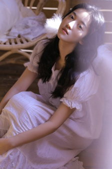 低头看我是怎么C哭你视频