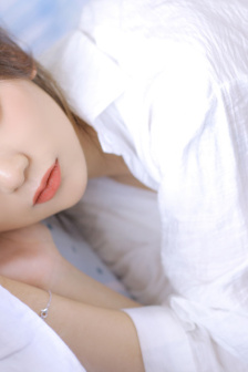 诱人的巨大双乳按摩